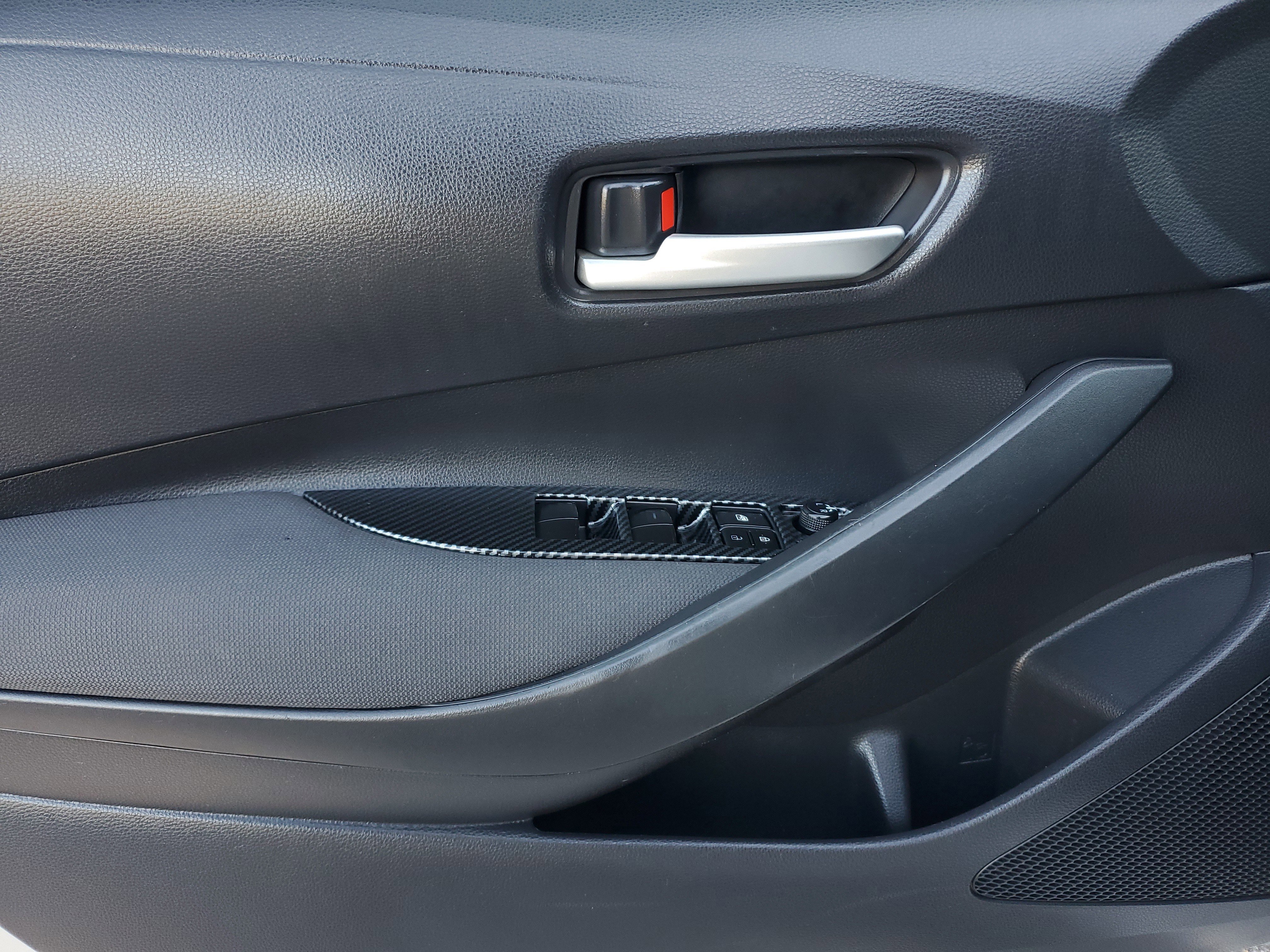 Used 2020 Toyota Corolla LE image 17