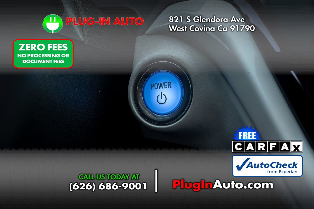 Used 2017 Chevrolet Bolt Premier w/ Driver Confidence II Package FWD image 21