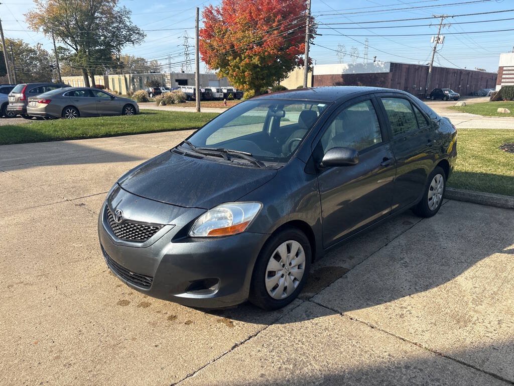 Used 2010 Toyota Yaris Sedan FWD image 3