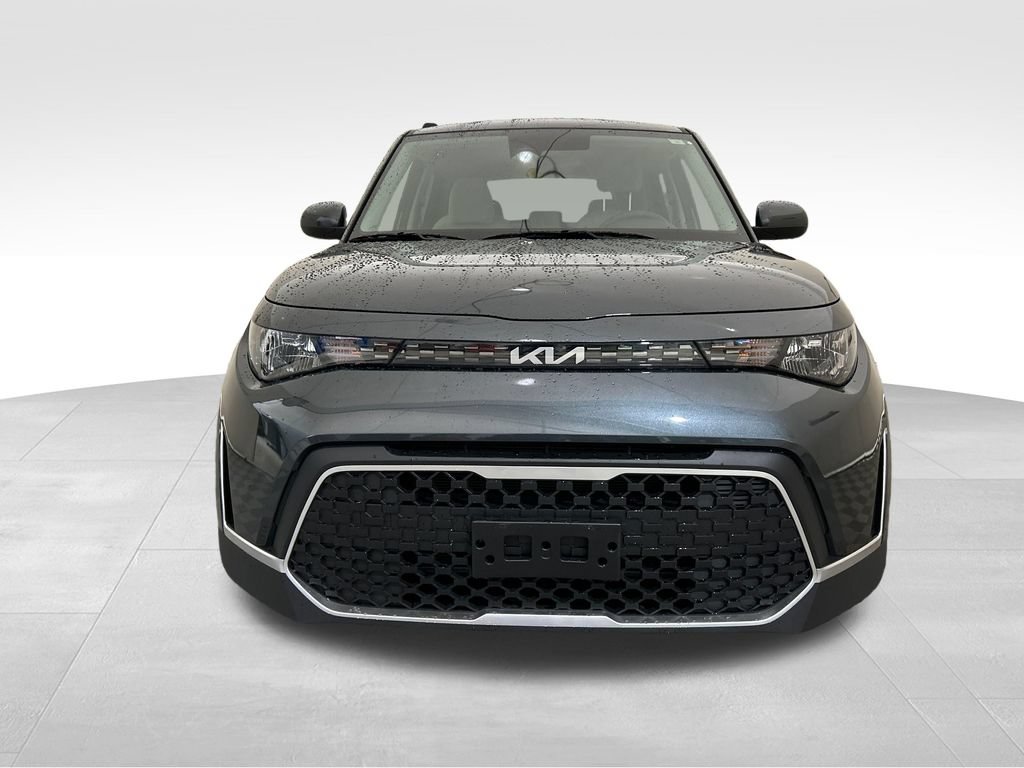 Used 2025 Kia Soul LX w/ LX Technology Package FWD image 9