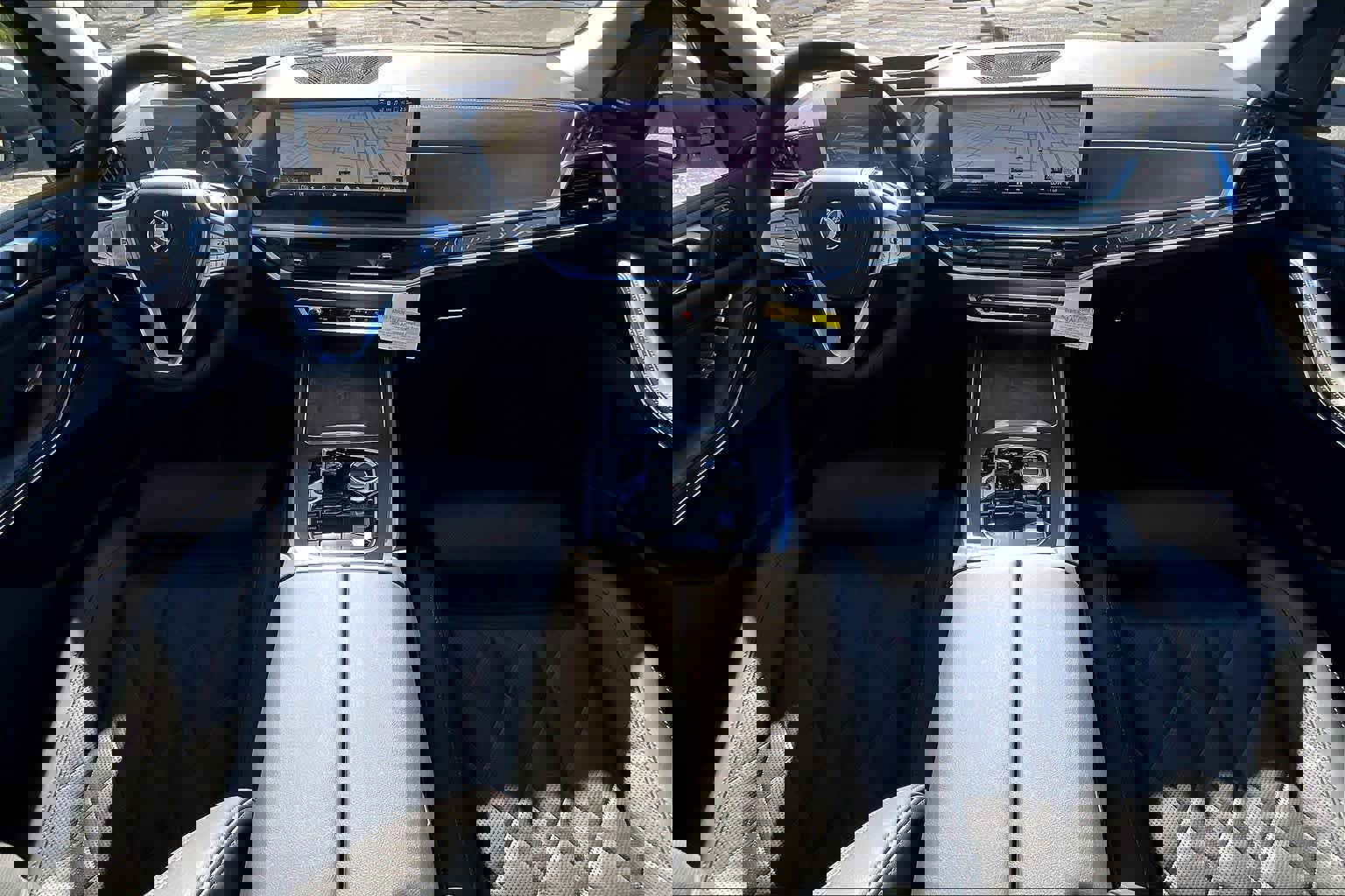 New 2026 BMW X7 xDrive40i image 5