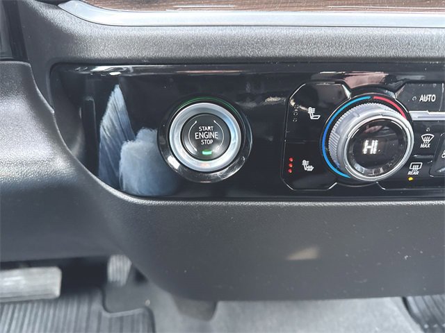 Used 2022 Chevrolet Silverado 1500 LT image 16