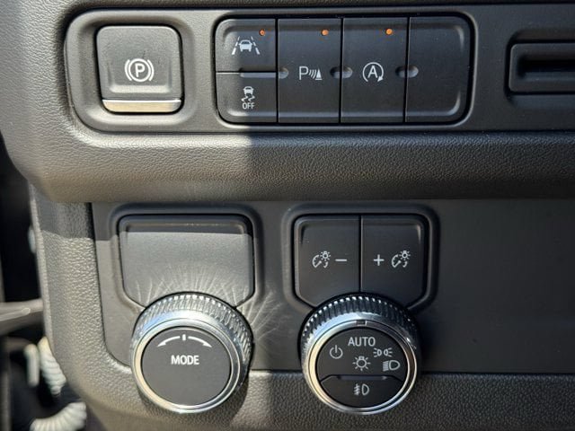 Certified 2024 GMC Yukon XL SLT RWD image 24