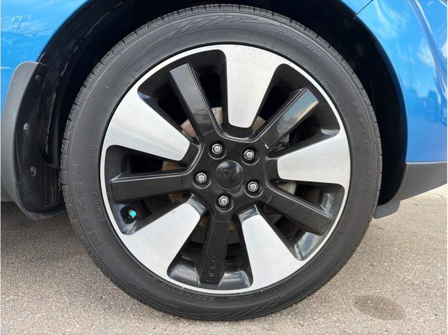 Used 2016 Kia Soul + w/ Designer's Package FWD image 22