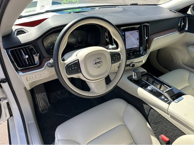 Used 2022 Volvo S60 T8 R-Design Expression w/ Premium Package AWD/4WD image 6