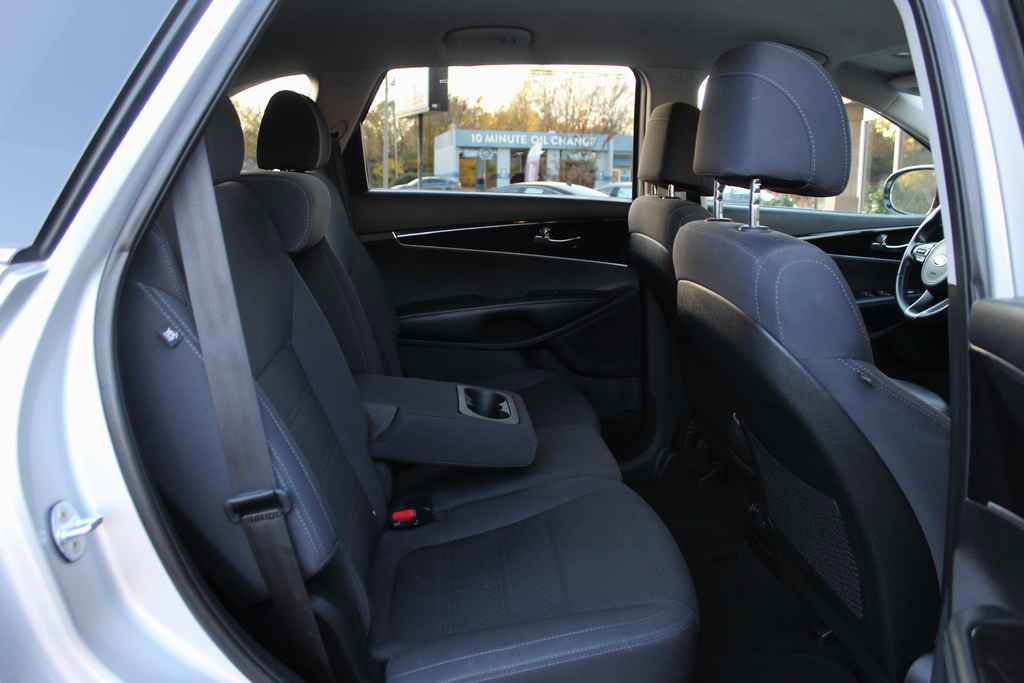 Used 2017 Kia Sorento LX w/ LX Convenience Package image 25