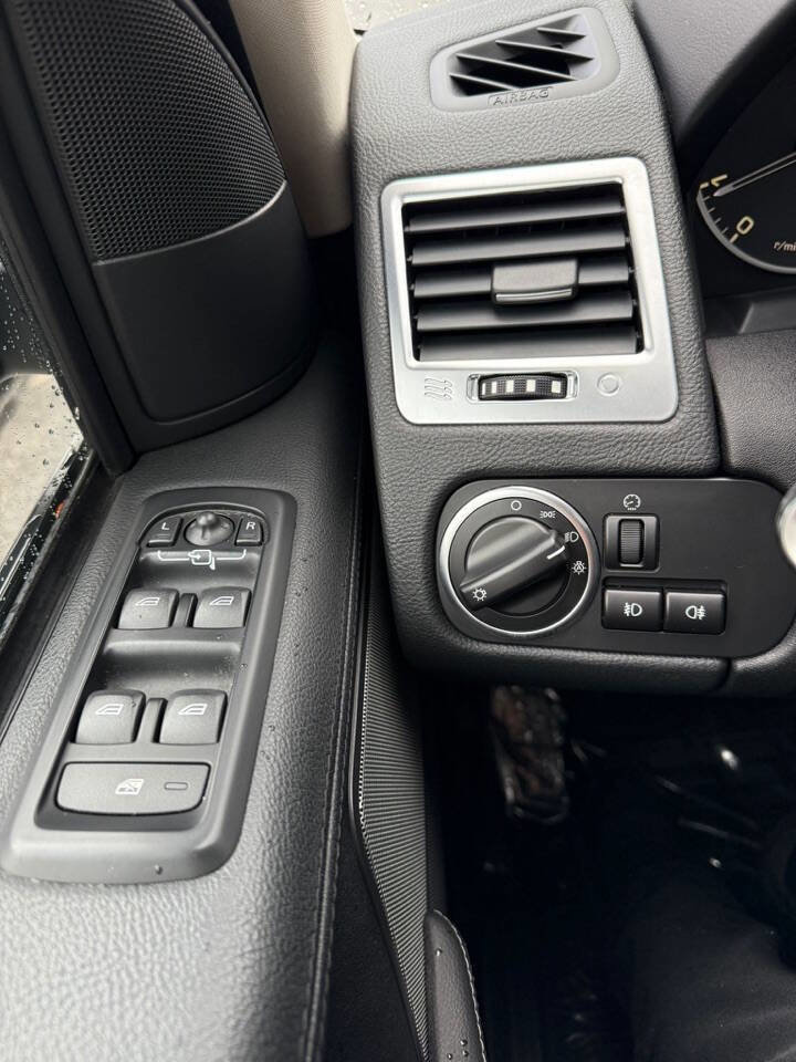 Used 2013 Land Rover Range Rover Sport HSE w/ HSE Silver Pkg image 27