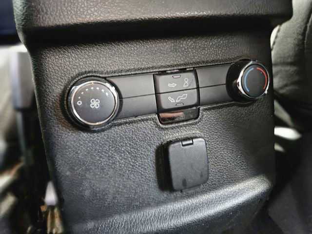 Used 2017 Ford Explorer XLT image 27