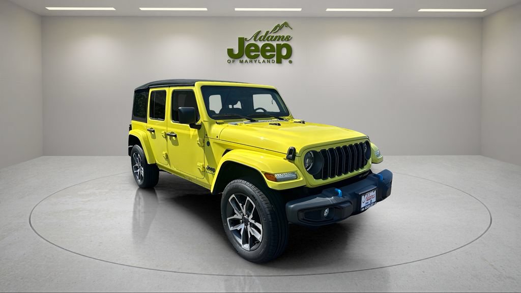Used 2024 Jeep Wrangler Unlimited w/ Convenience Group AWD/4WD image 3