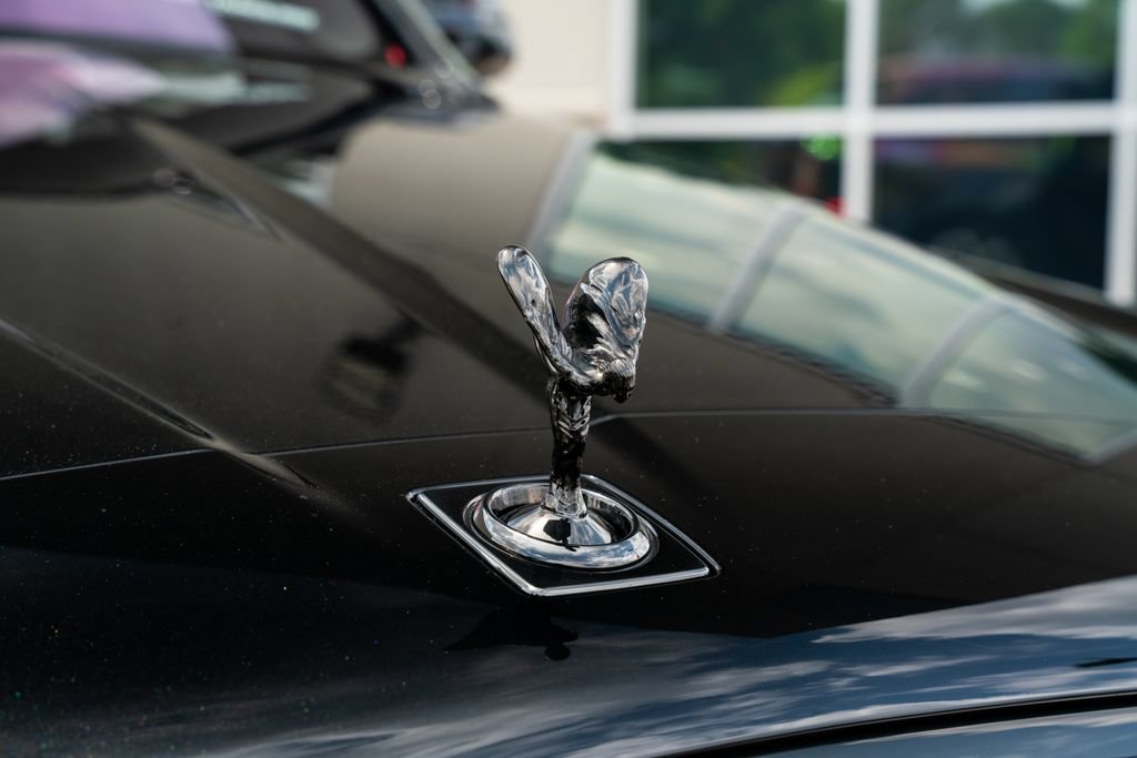 Used 2022 Rolls-Royce Cullinan Black Badge AWD/4WD image 8