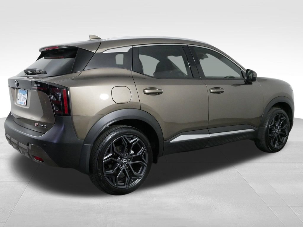 Used 2025 Nissan Kicks SR w/ SR Premium Package AWD/4WD image 10