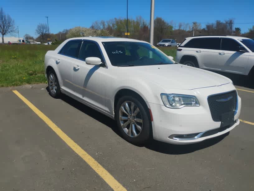 Used 2020 Chrysler 300 Touring L w/ 300 Premium Group AWD/4WD image 2