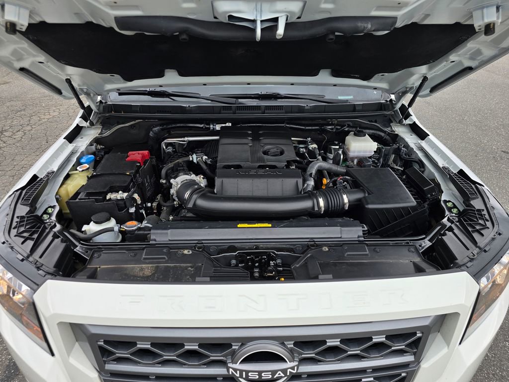 Used 2024 Nissan Frontier SV AWD/4WD image 19