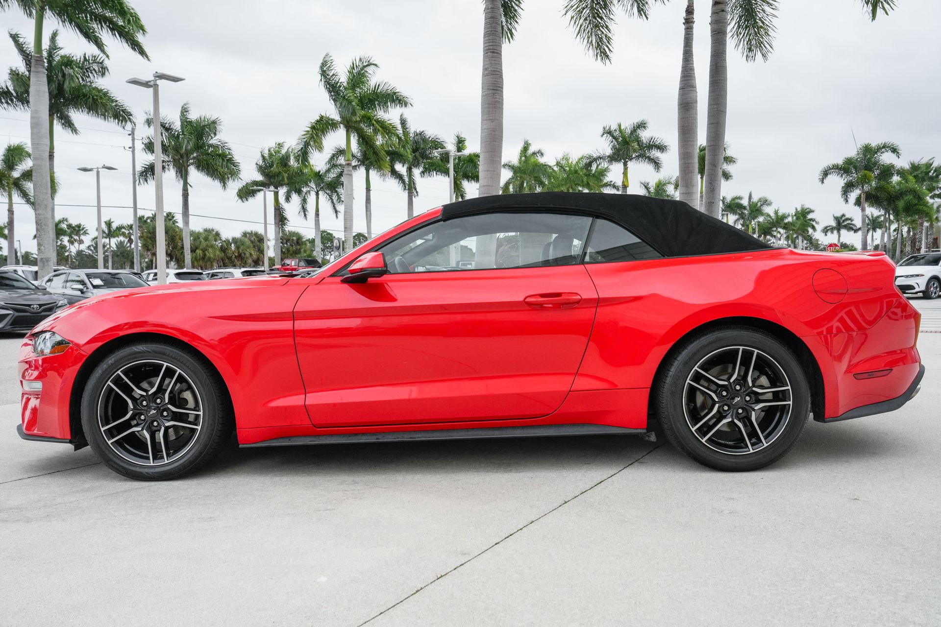 Used 2020 Ford Mustang Premium image 24