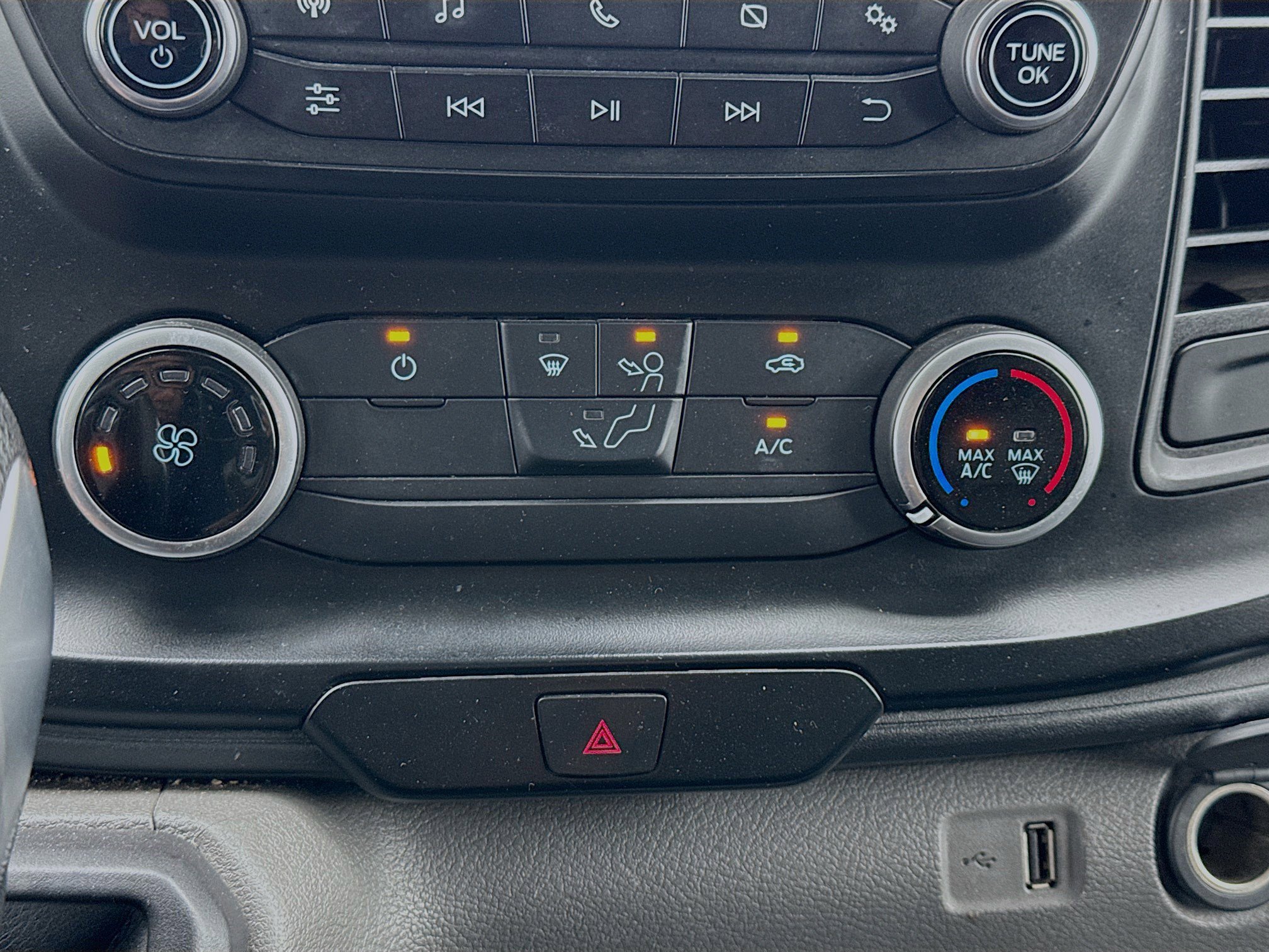 Used 2023 Ford Transit 350 148 High Roof Extended image 12