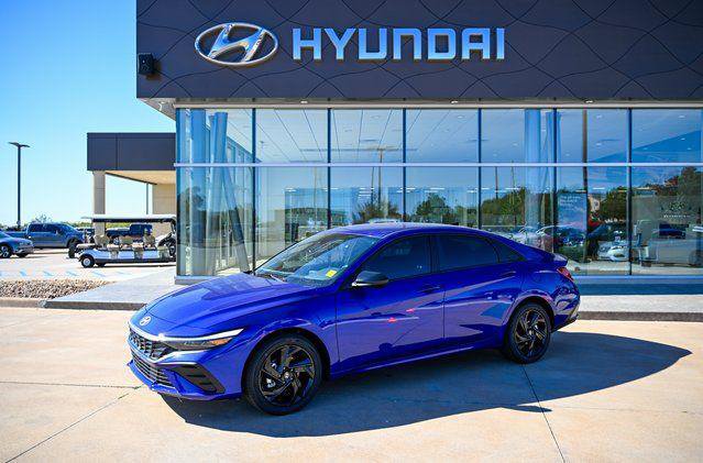 New 2026 Hyundai Elantra SEL w/ Cargo Package