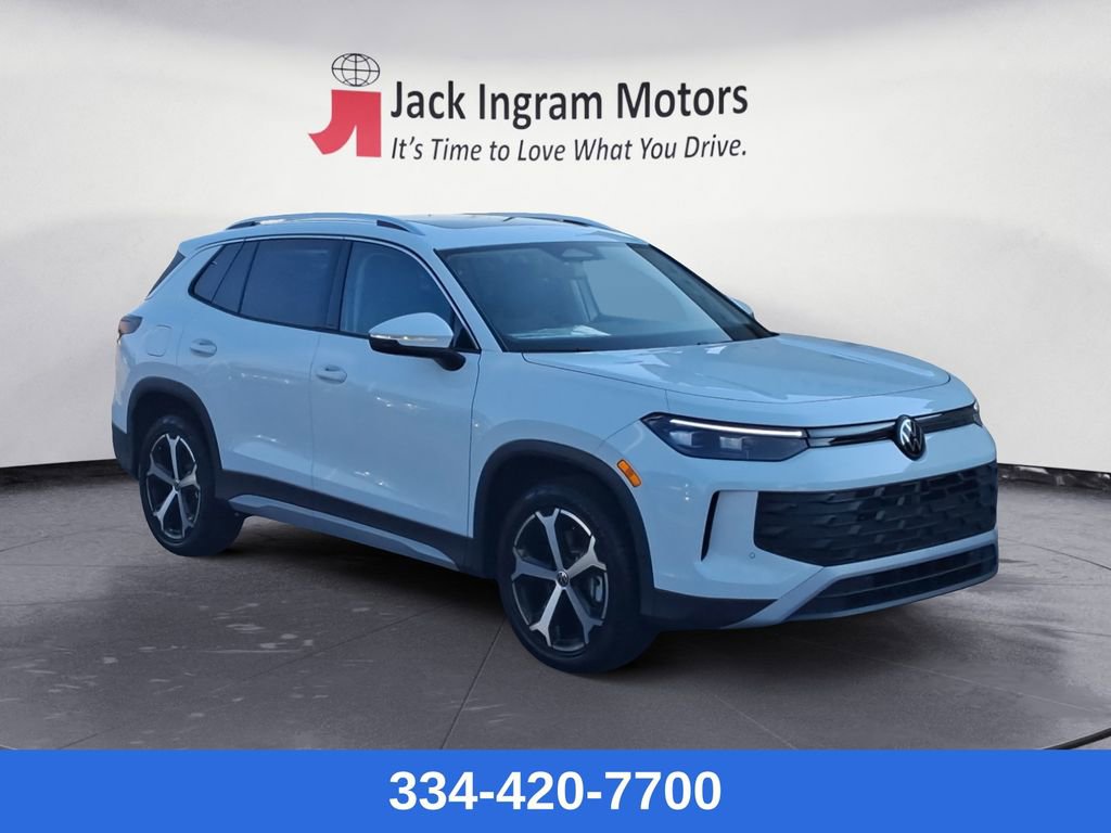 New 2025 Volkswagen Tiguan SE image 7
