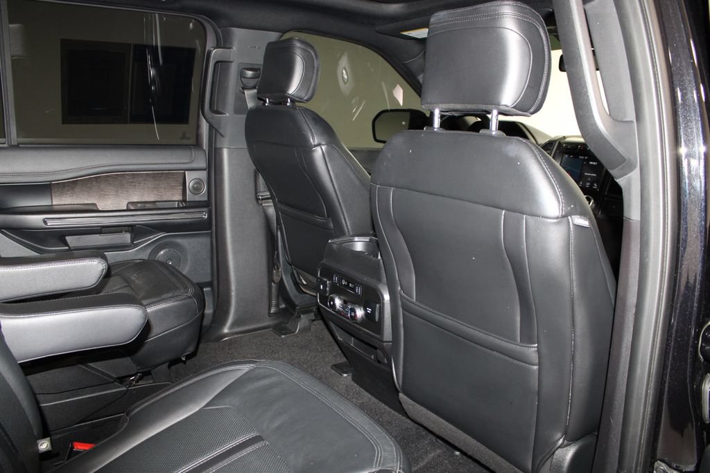 Used 2019 Ford Expedition Limited w/ Equipment Group 301A RWD image 26