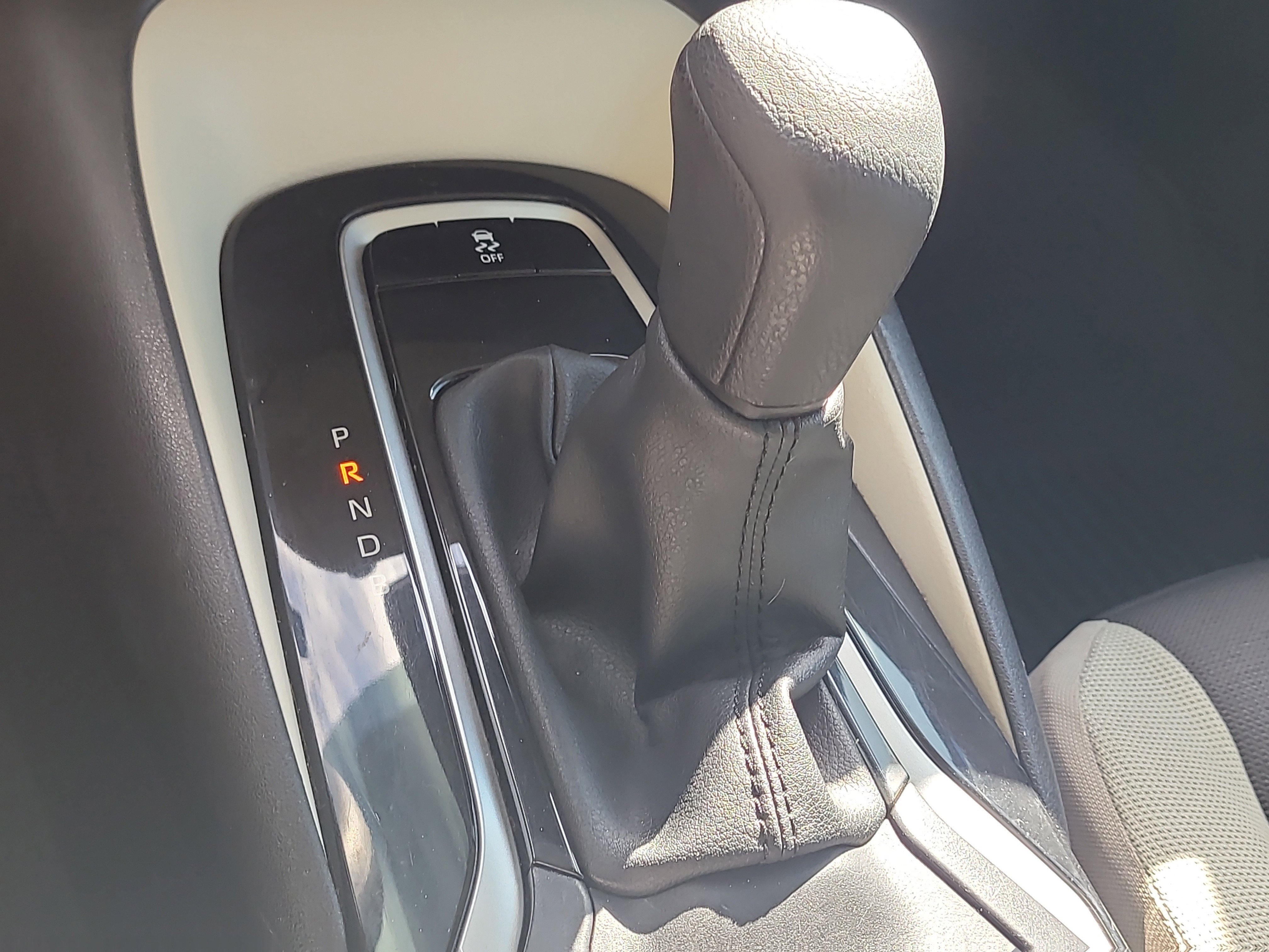 Certified 2025 Toyota Corolla LE w/ LE Premium Package image 24