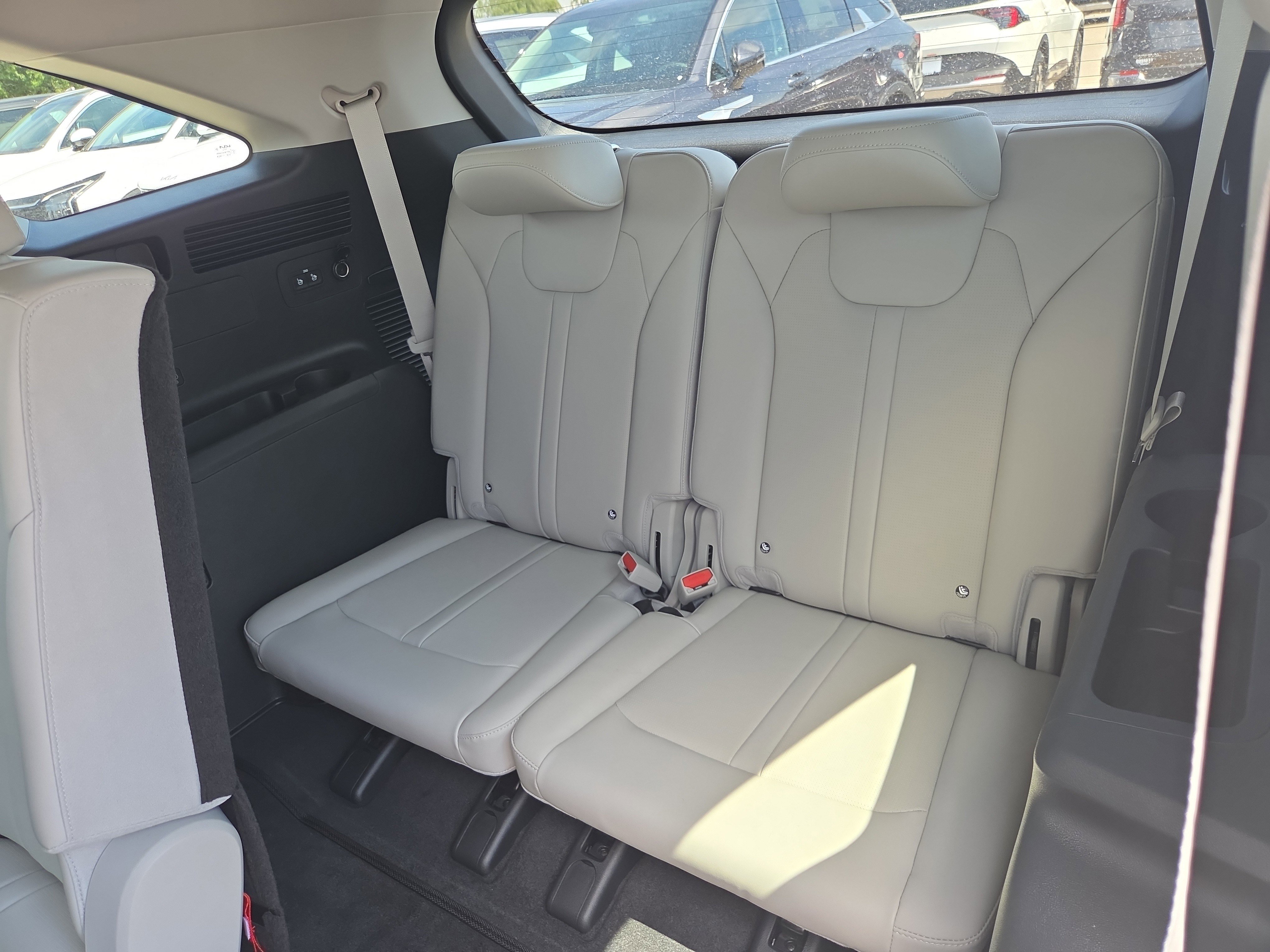 New 2026 Kia Sorento S w/ S Panoramic Sunroof Package image 8