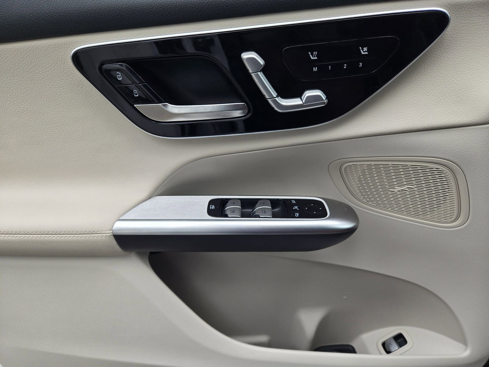 Certified 2026 Mercedes-Benz GLC 300 image 21