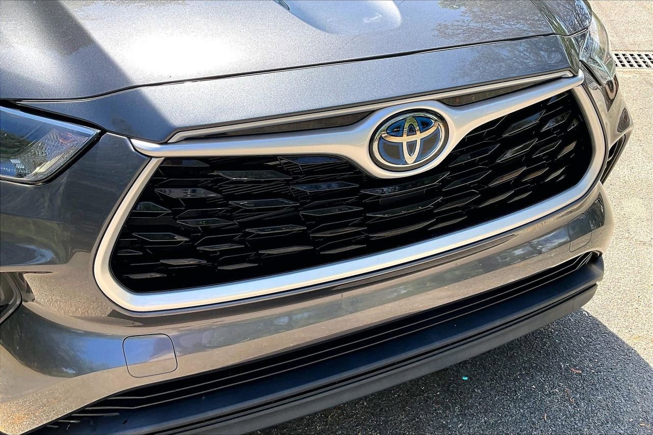Used 2022 Toyota Highlander XLE image 34