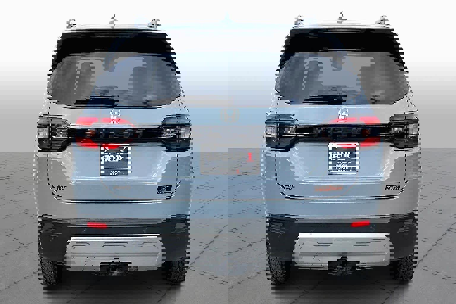 Used 2025 Honda Pilot TrailSport image 5