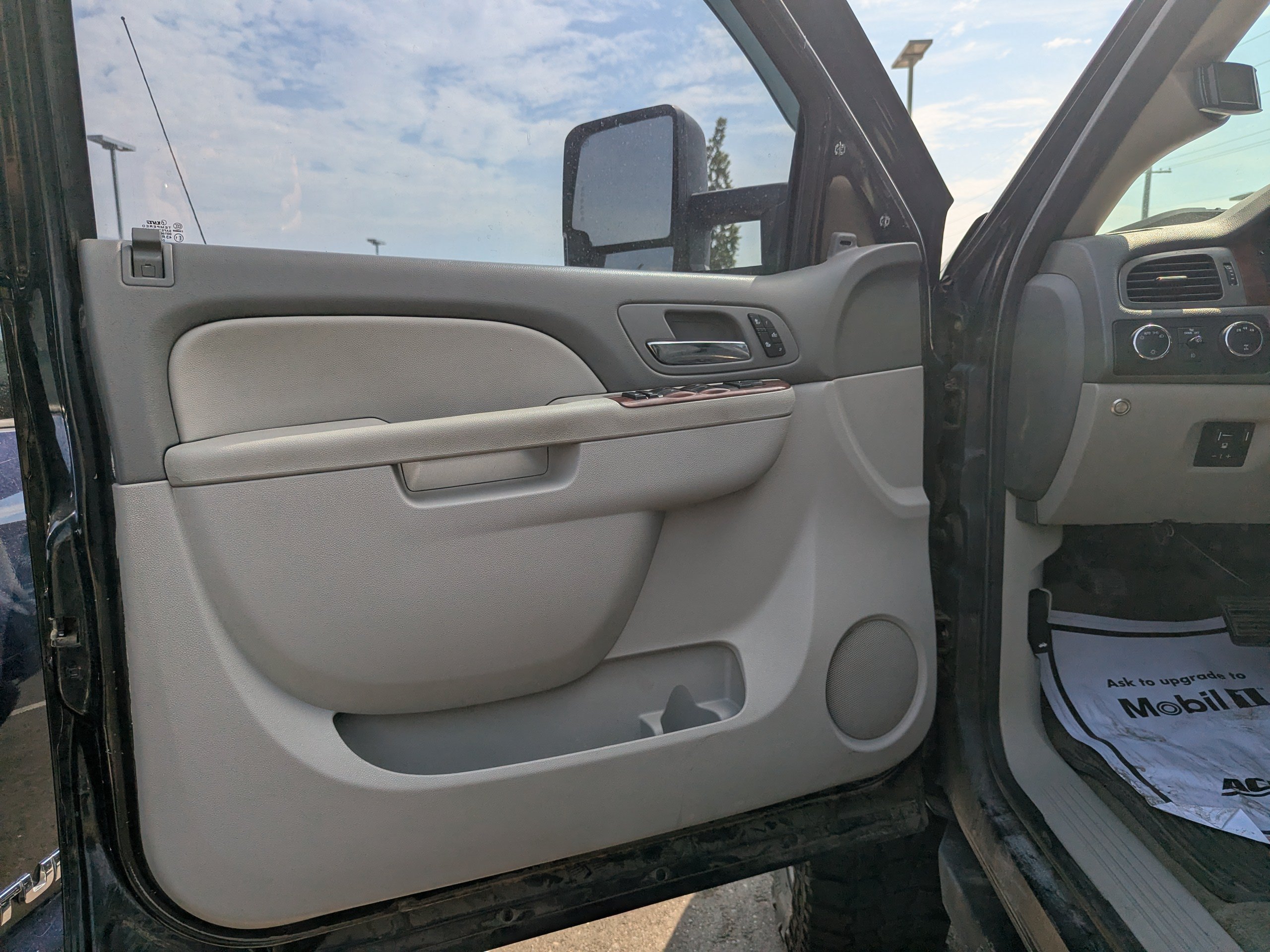 Used 2010 GMC Sierra 2500 SLT AWD/4WD image 6