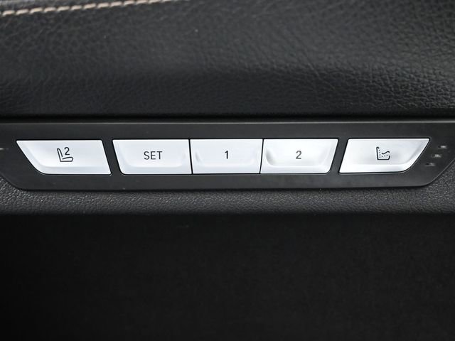 Used 2016 BMW 740i image 21