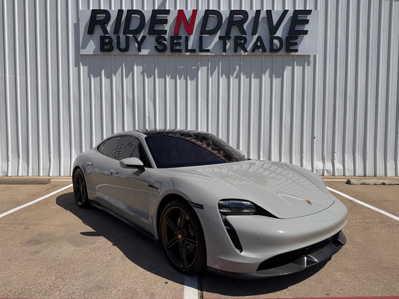 Used 2021 Porsche Taycan Turbo AWD/4WD image 9
