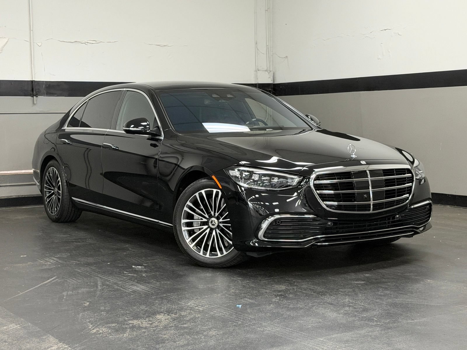 Certified 2026 Mercedes-Benz S 500 4MATIC image 2