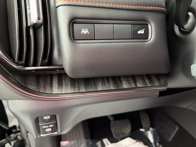 Used 2026 Nissan Armada PRO-4X AWD/4WD image 32