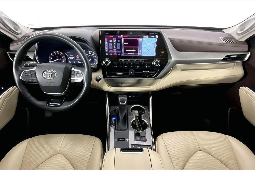 Used 2021 Toyota Highlander Limited image 21