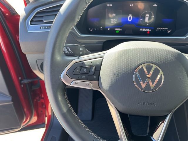 Used 2023 Volkswagen Tiguan SE w/ Panoramic Sunroof Package image 20