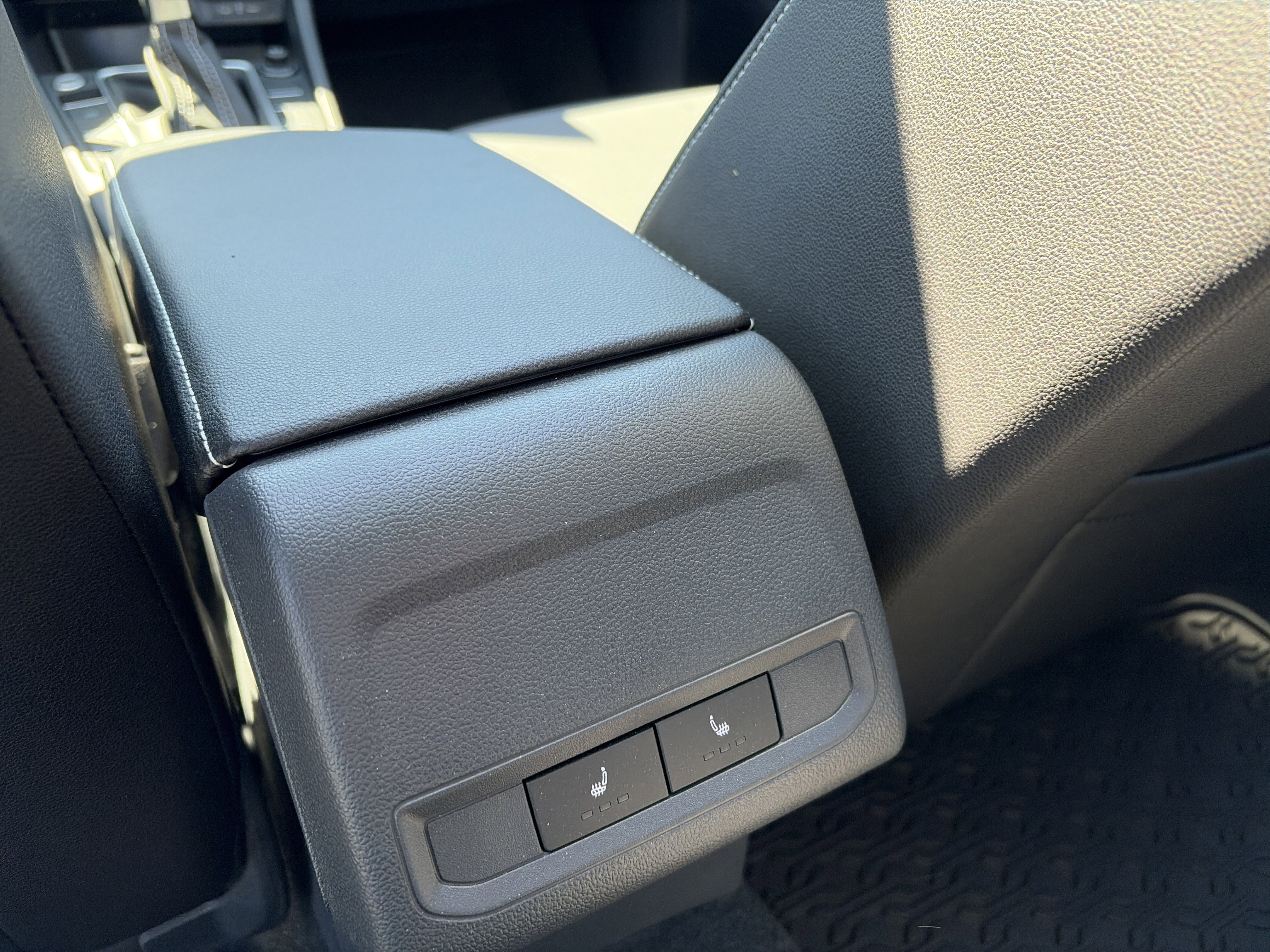 Used 2025 Volkswagen Jetta SEL image 23