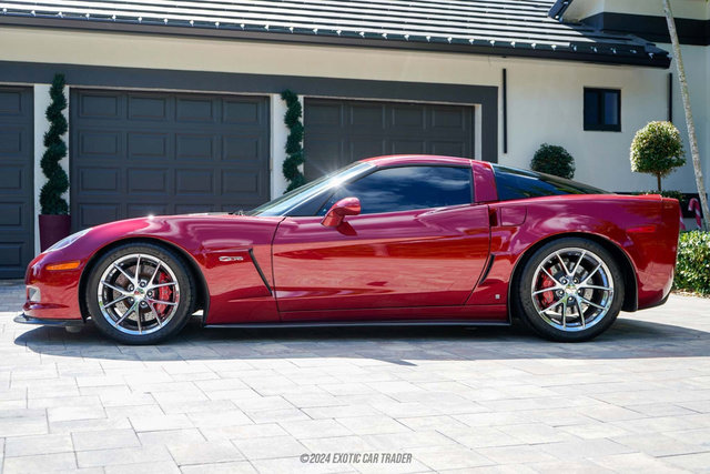 Used 2008 Chevrolet Corvette Z06 w/ Preferred Equipment Group image 3