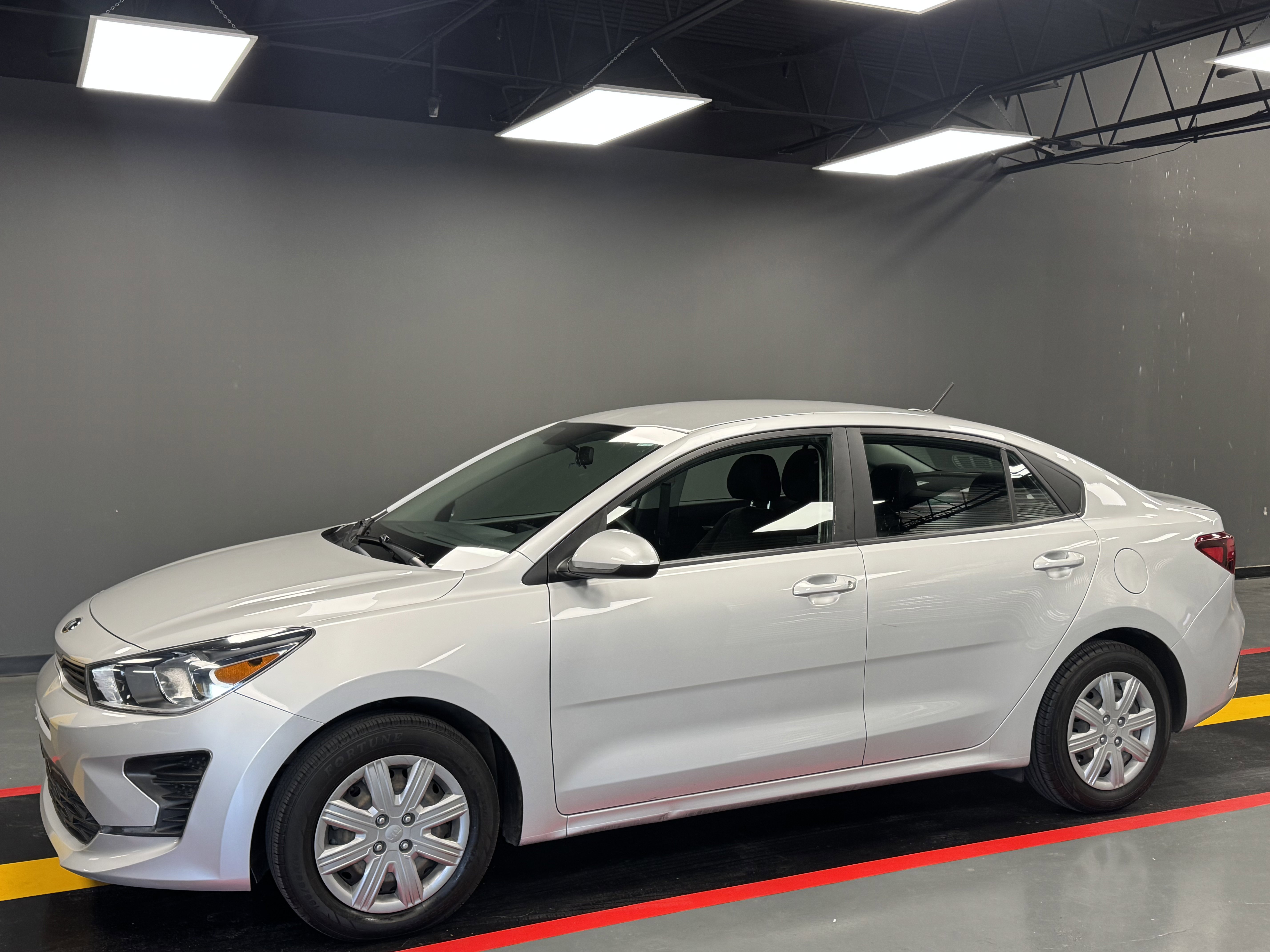 Used 2021 Kia Rio LX image 2