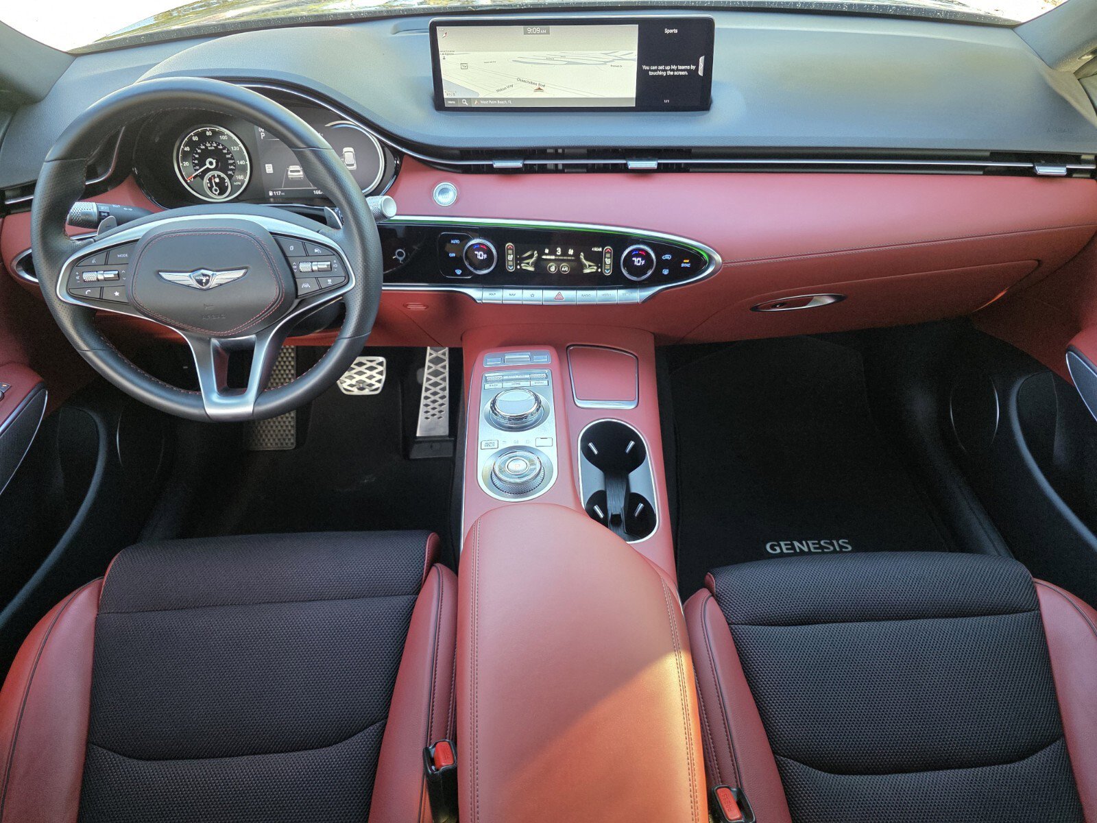 Used 2024 Genesis GV70 3.5T Sport image 4