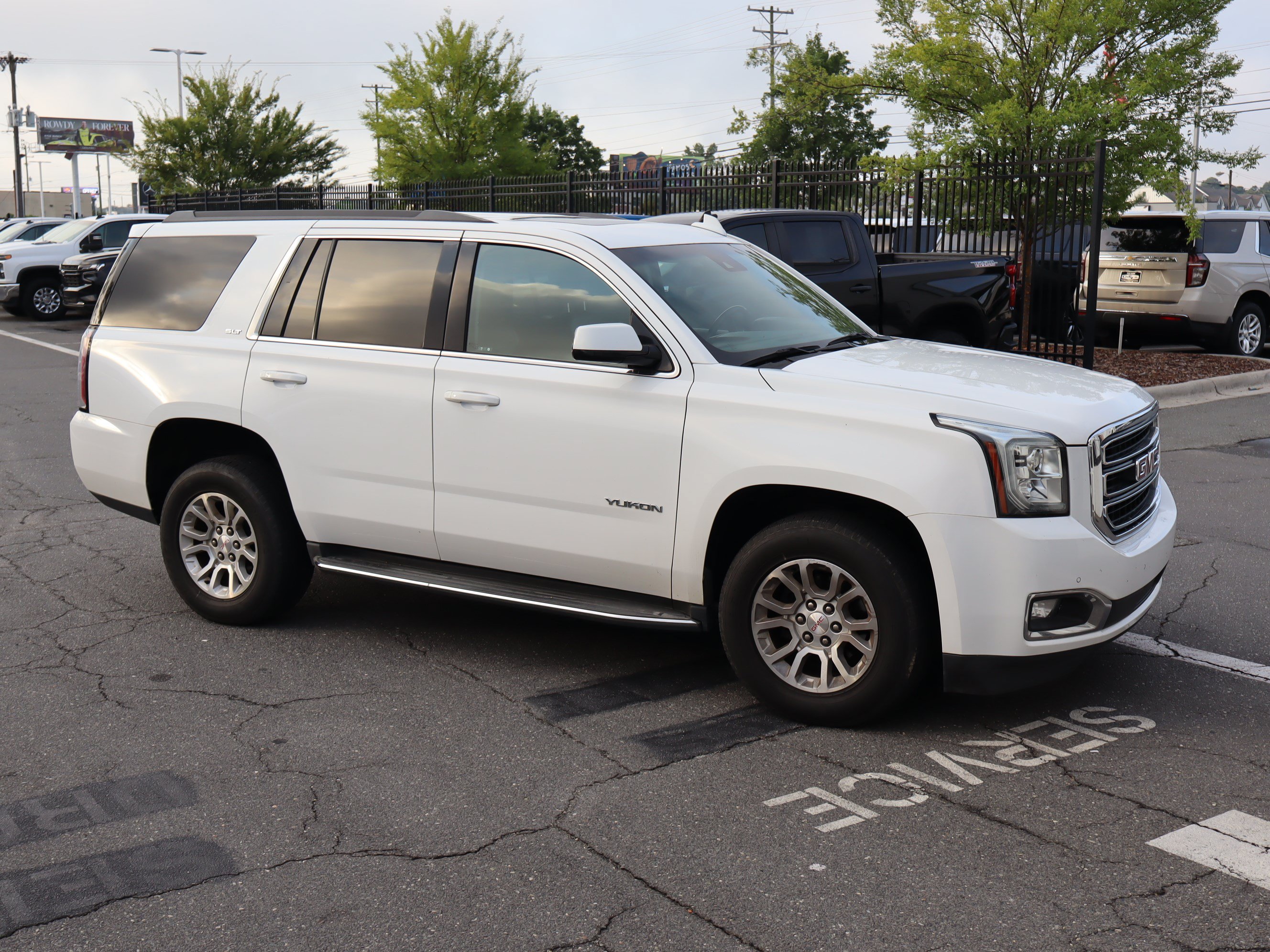 Used 2020 GMC Yukon SLT AWD/4WD image 13