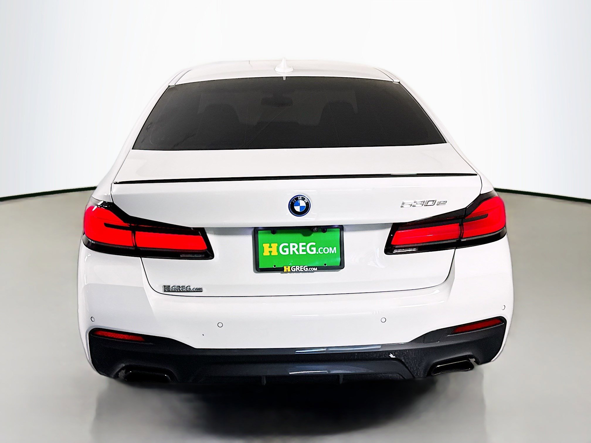 Used 2023 BMW 530e w/ M Sport Package image 8