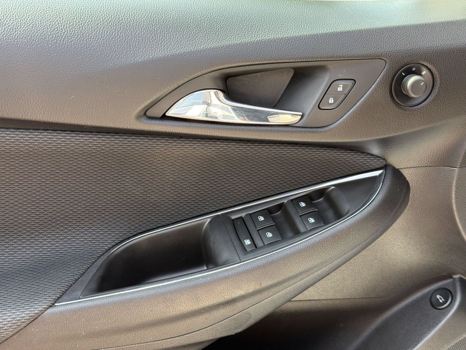 Used 2016 Chevrolet Cruze LS FWD image 27