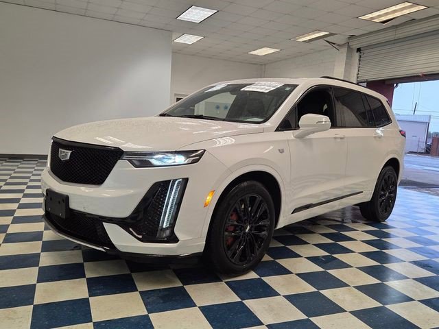 Certified 2023 Cadillac XT6 Sport image 3