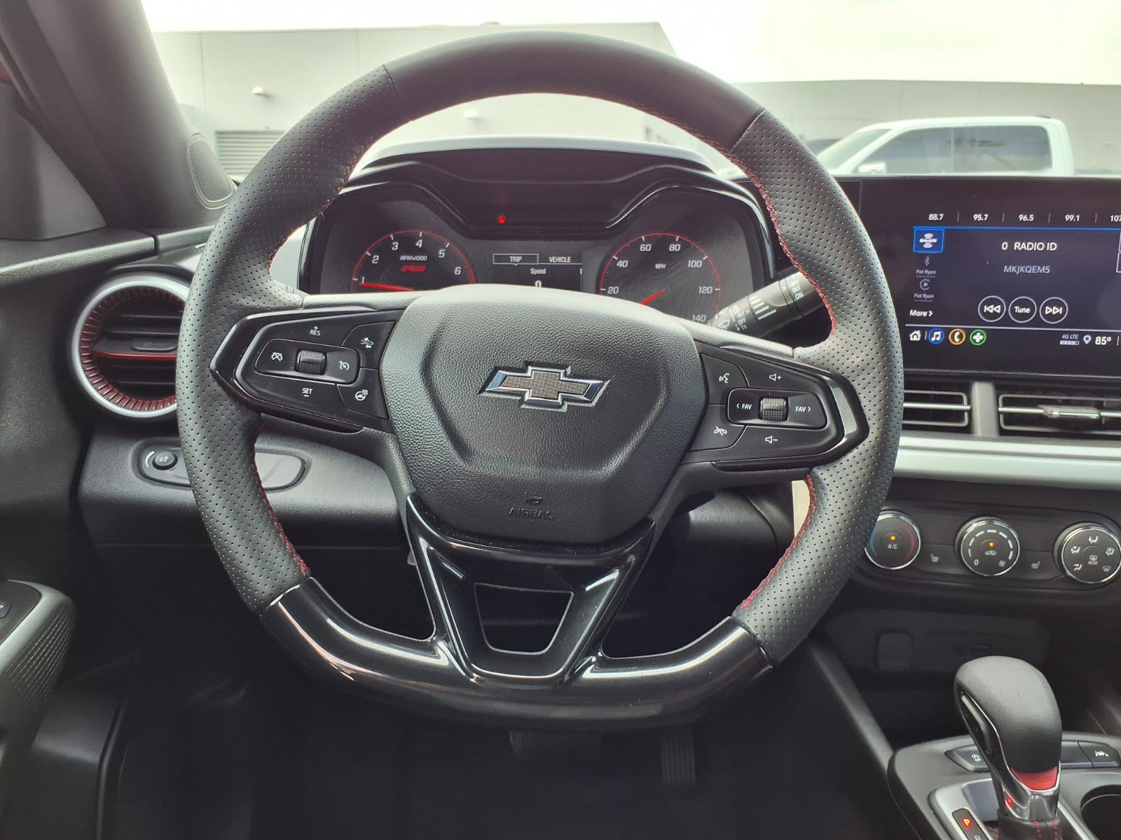 Used 2024 Chevrolet Trax RS w/ Sunroof Package FWD image 13