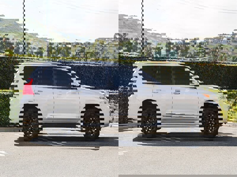 Used 2011 Lexus GX 460 w/ Comfort Plus Pkg image 6