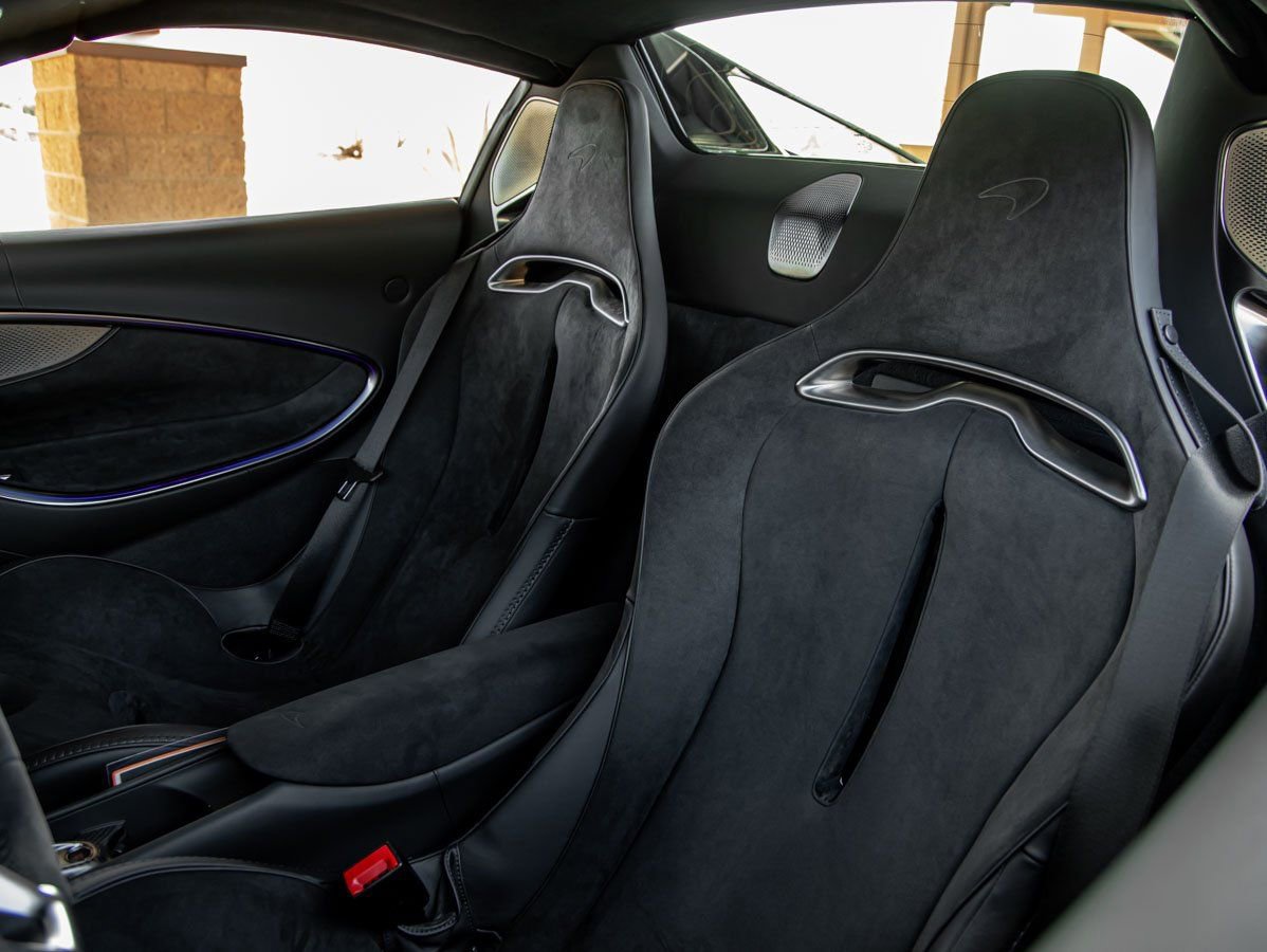 Used 2025 McLaren Artura Spider image 12