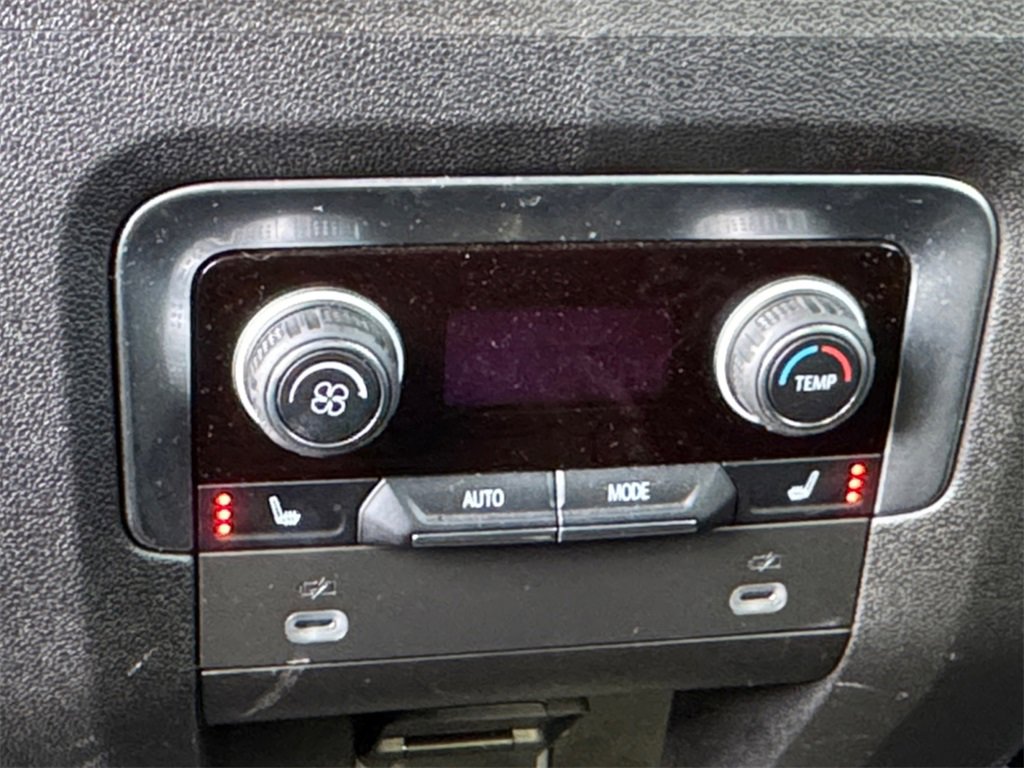 Used 2021 Chevrolet Tahoe LT w/ LT Signature Package image 28