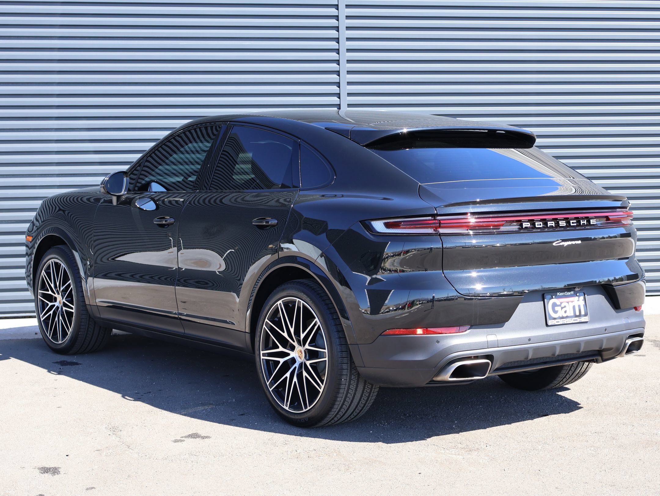 Certified 2026 Porsche Cayenne Coupe AWD/4WD image 3