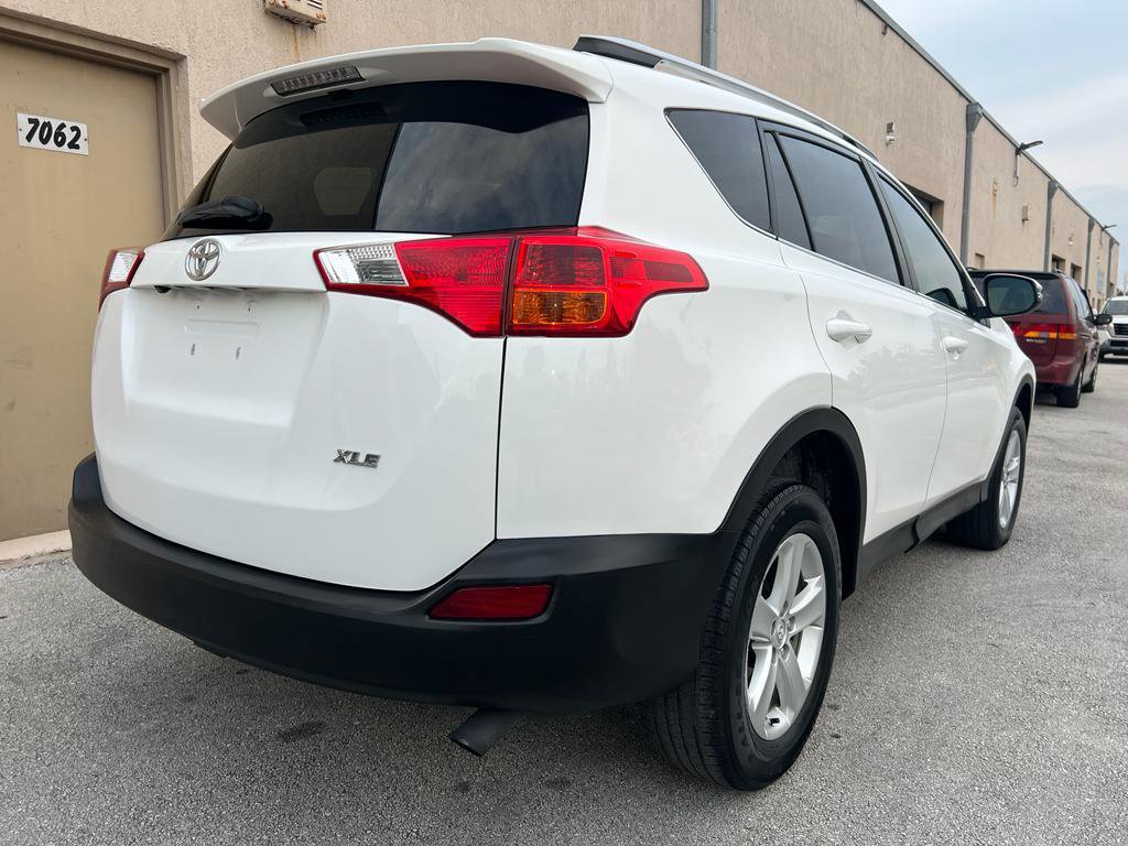 Used 2013 Toyota RAV4 XLE FWD image 9