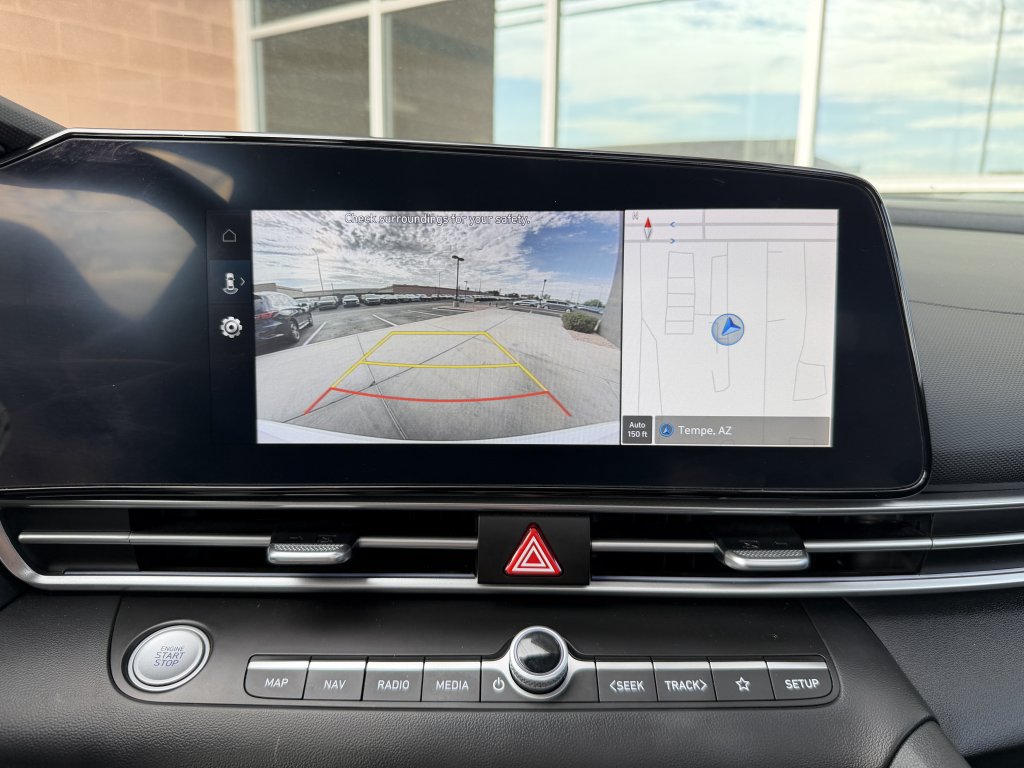 Used 2025 Hyundai Elantra Limited FWD image 19