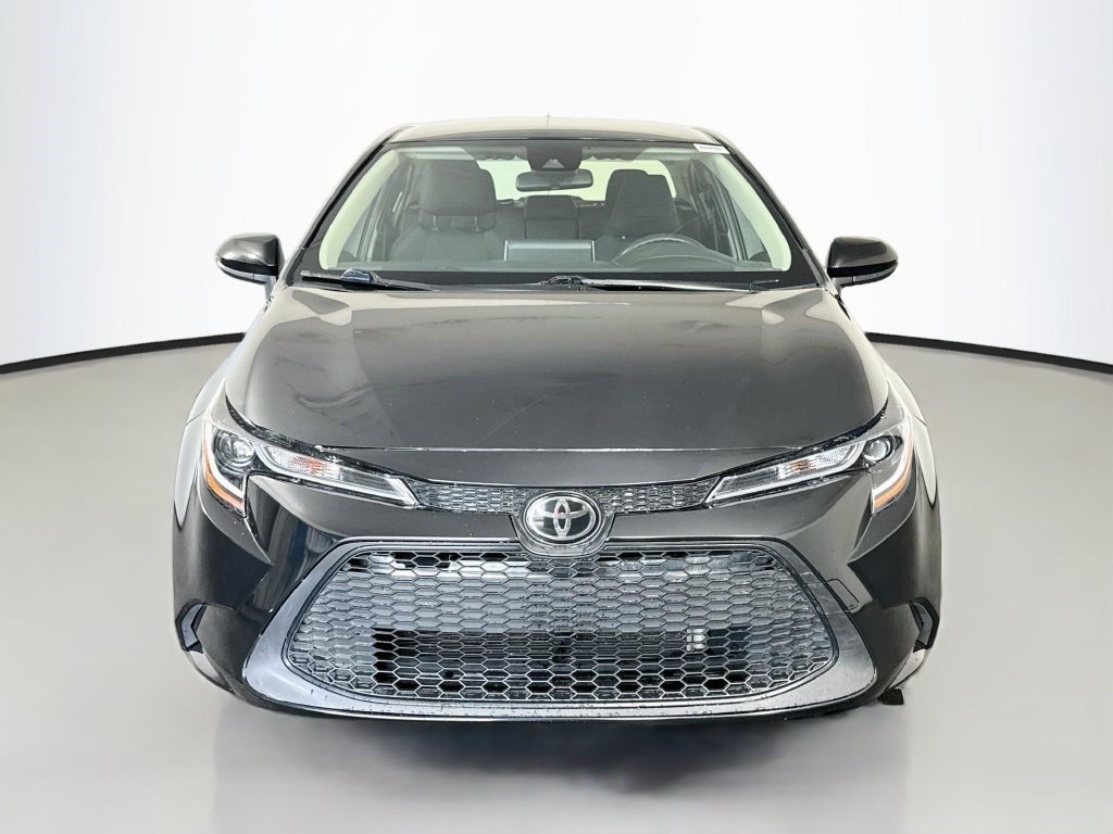 Used 2021 Toyota Corolla LE w/ LE Convenience Package FWD image 2